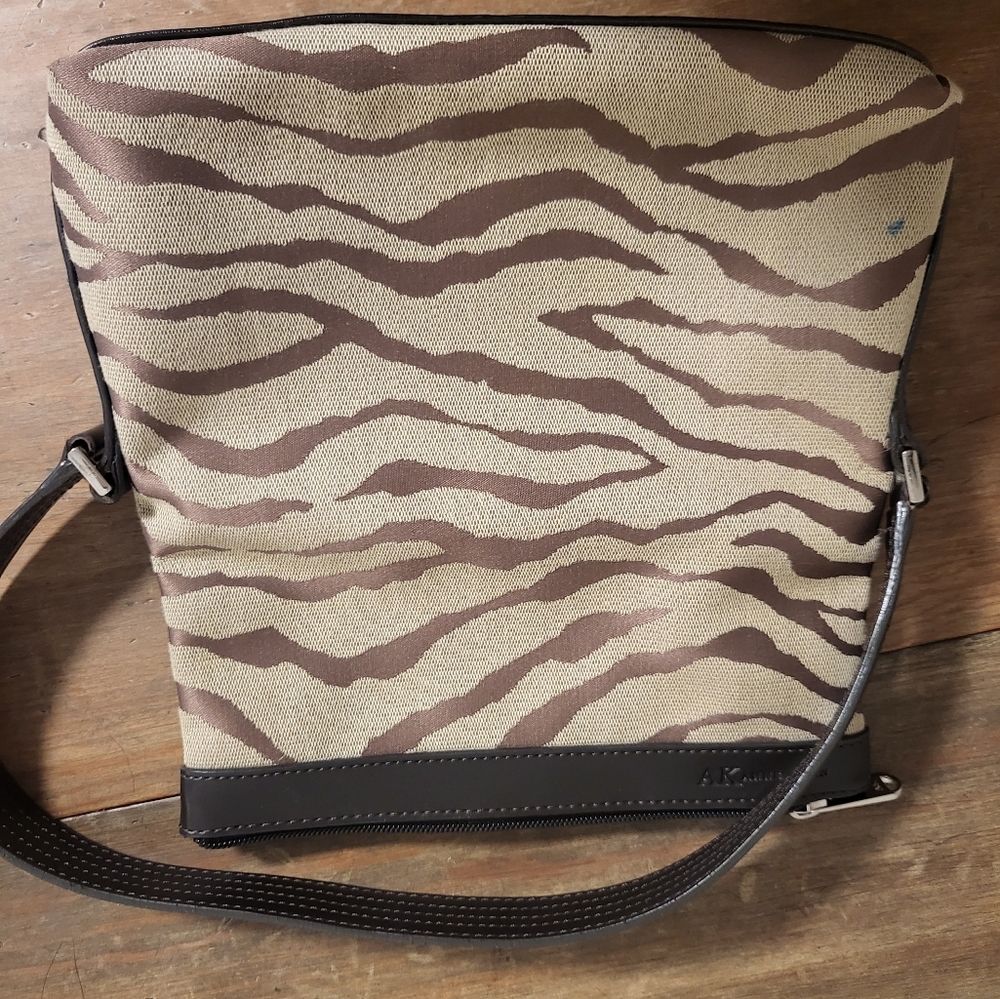 Anne Klein zebra print foldable handbag - Picture 3 of 5